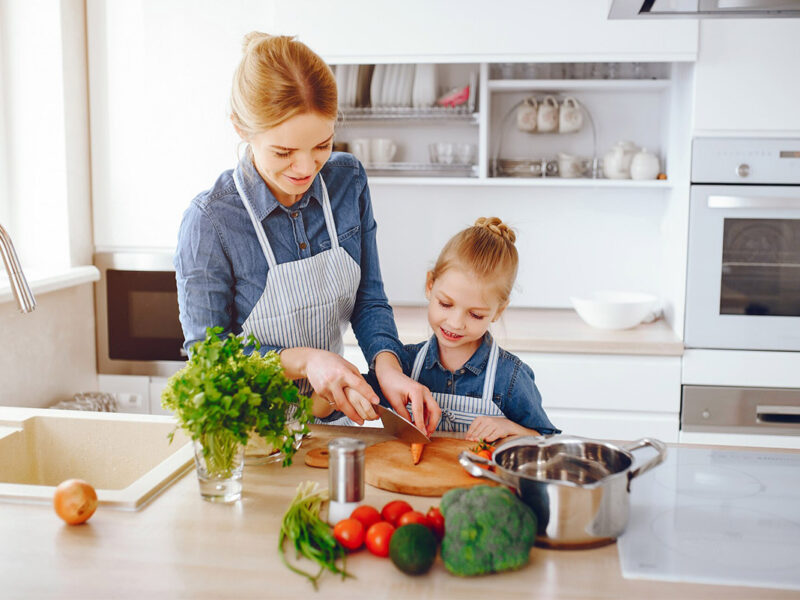 beautiful-mother-blue-shirt-apron-is-preparing-fresh-vegetable-salad-home_1157-13939 beautiful-mother-blue-shirt-apron-is-preparing-fresh-vegetable-salad-home_1157-13939
